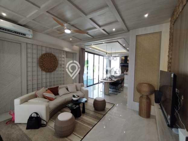For Sale Rumah Mewah Exclusive di Cakung, Jakarta Timur For Sale Rumah Mewah Exclusive di Cakung, Jakarta Timur
