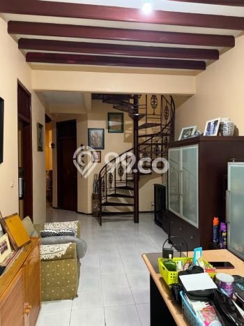 Dijual Rumah Luas Elegan Dengan View Cantik di Pondok Kelapa, Jakarta Timur Dijual Rumah Luas Elegan Dengan View Cantik di Pondok Kelapa, Jakarta Timur