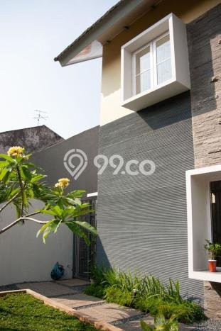 Dijual Rumah Luas Elegan Dengan View Eksklusif di Pondok Kelapa, Jakarta Timur Dijual Rumah Luas Elegan Dengan View Eksklusif di Pondok Kelapa, Jakarta Timur