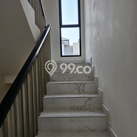 Jual Rumah Mewah Elegan Dengan View Cantik di Jakarta Garden City, Jakarta Timur Jual Rumah Mewah Elegan Dengan View Cantik di Jakarta Garden City, Jakarta Timur