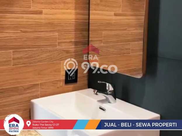 Dijual Rumah Mewah Megah Dengan View Cantik di Pondok Bambu, Jakarta Timur Dijual Rumah Mewah Megah Dengan View Cantik di Pondok Bambu, Jakarta Timur