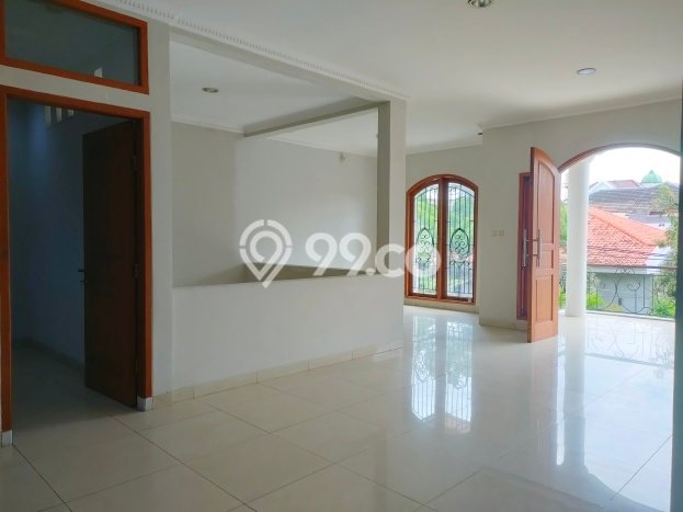 Lokasi strategis! Rumah siap pakai dikontrakkan di Cinere LB 300m2 Lokasi strategis! Rumah siap pakai dikontrakkan di Cinere LB 300m2