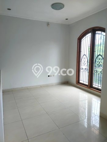 Lokasi strategis! Rumah siap pakai dikontrakkan di Cinere LB 300m2 Lokasi strategis! Rumah siap pakai dikontrakkan di Cinere LB 300m2