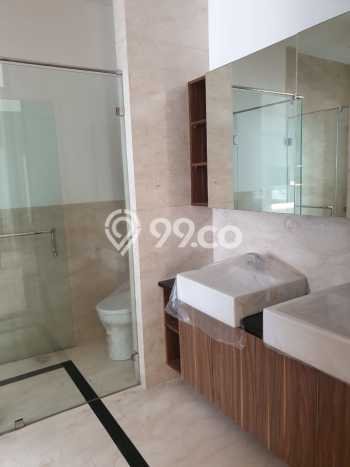 Jual Rumah Luas Elegan Dengan View Eksklusif di Pondok Indah, Jakarta Selatan Jual Rumah Luas Elegan Dengan View Eksklusif di Pondok Indah, Jakarta Selatan