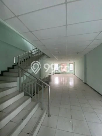 Unit Ruko Disewakan di Sudirman di Area Ramai & Strategis Unit Ruko Disewakan di Sudirman di Area Ramai & Strategis
