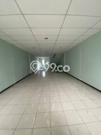 Unit Ruko Disewakan di Sudirman di Area Ramai & Strategis Unit Ruko Disewakan di Sudirman di Area Ramai & Strategis