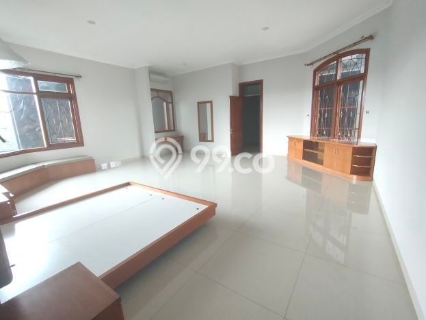 Siap Huni Rumah Mewah 8 Kamar di Batununggal Dekat ke Mana Pun Siap Huni Rumah Mewah 8 Kamar di Batununggal Dekat ke Mana Pun