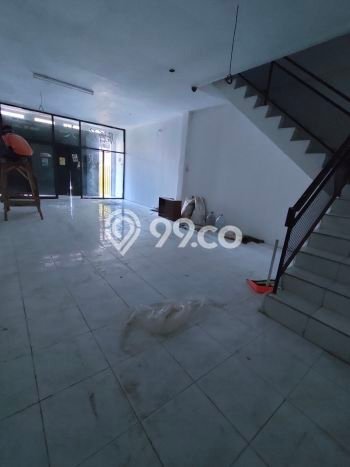 Disewakan Ruko Kawasan Buah Batu, Luas 187m², Pusat Bisnis Disewakan Ruko Kawasan Buah Batu, Luas 187m², Pusat Bisnis