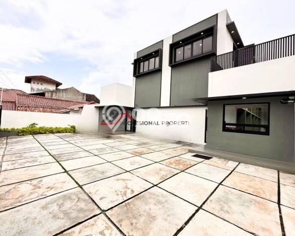 For Sale! Luxury House LT 600m2 Desain Modern di Ampera For Sale! Luxury House LT 600m2 Desain Modern di Ampera