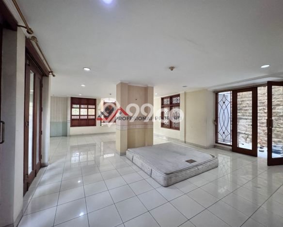 Dijual Rumah Mewah Elegan Dengan View Eksklusif di Kalibata, Jakarta Selatan Dijual Rumah Mewah Elegan Dengan View Eksklusif di Kalibata, Jakarta Selatan