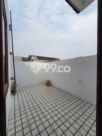 Rumah Luxury Modern Siap Huni di Pondok Kelapa Jakarta Timur Rumah Luxury Modern Siap Huni di Pondok Kelapa Jakarta Timur