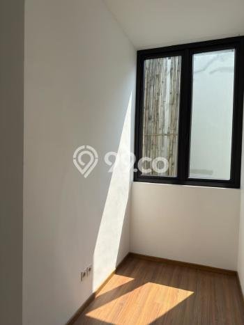 For Sale! Premium House LT 376m2 Desain Elegan di Kemang For Sale! Premium House LT 376m2 Desain Elegan di Kemang
