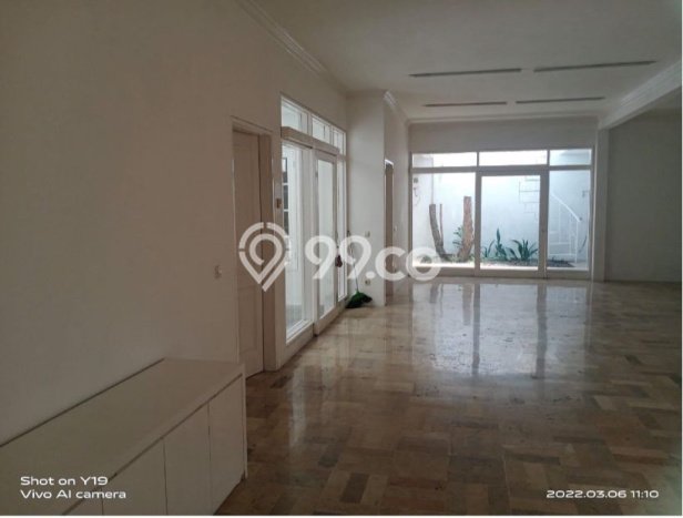 Rumah Mewah LB 180m2 Siap Pakai Desain Elegan di Pondok Indah, Jakarta Selatan Rumah Mewah LB 180m2 Siap Pakai Desain Elegan di Pondok Indah, Jakarta Selatan