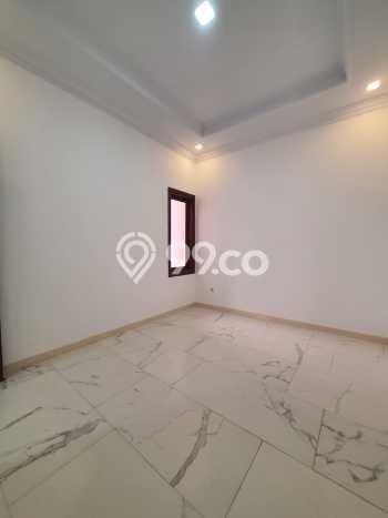 Rumah Luxury Modern Siap Huni di Pondok Kelapa Jakarta Timur Rumah Luxury Modern Siap Huni di Pondok Kelapa Jakarta Timur