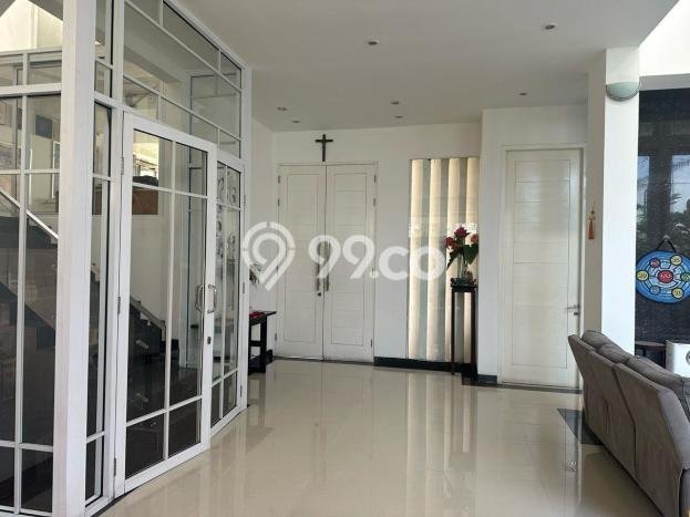 Ready to Use! Luxury House LT 350m2 Desain Elegan di Rawamangun Ready to Use! Luxury House LT 350m2 Desain Elegan di Rawamangun