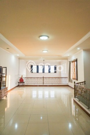Dijual Rumah Luas Elegan Dengan View Eksklusif di Pondok Kelapa, Jakarta Timur Dijual Rumah Luas Elegan Dengan View Eksklusif di Pondok Kelapa, Jakarta Timur
