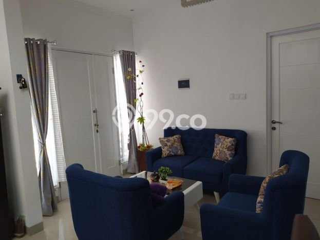 Rumah Strategis Modern Lb 160m2 di Kramat Jati, Jakarta Timur Rumah Strategis Modern Lb 160m2 di Kramat Jati, Jakarta Timur