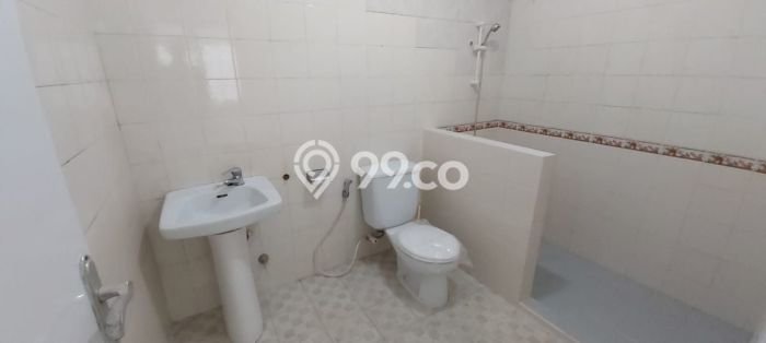 Rumah di Sektor 9-Bintaro, 4 KT, Area Strategis, LT 180m² LB 240m² Rumah di Sektor 9-Bintaro, 4 KT, Area Strategis, LT 180m² LB 240m²