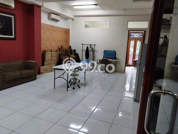 POTENSI BESAR! Ruko di Blok M, Luas 240m², Area Komersial POTENSI BESAR! Ruko di Blok M, Luas 240m², Area Komersial