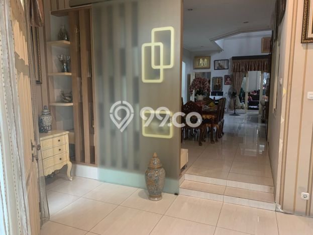 Hunian Elit LB 450m2 Siap Huni Desain Elegan di Bintaro, Tangerang Selatan Hunian Elit LB 450m2 Siap Huni Desain Elegan di Bintaro, Tangerang Selatan