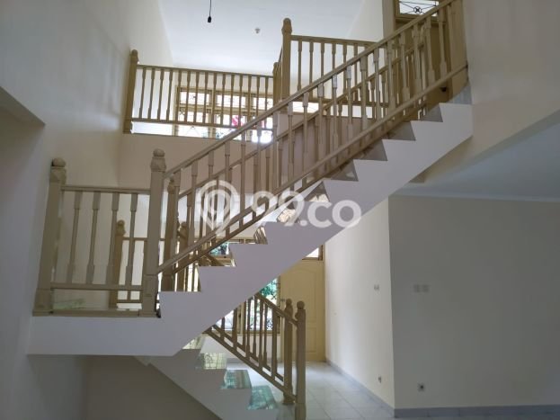 Ready to Use! Luxury House LT 270m2 Desain Modern di Bintaro Ready to Use! Luxury House LT 270m2 Desain Modern di Bintaro
