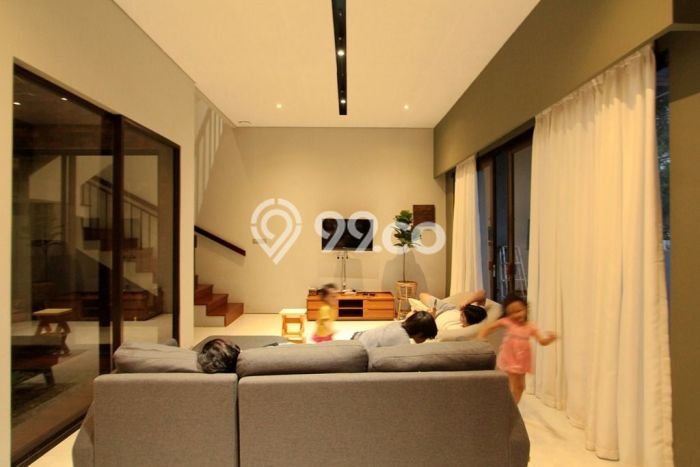 Rumah di Kawasan BSD, Lingkungan Elite 4 KT Rumah di Kawasan BSD, Lingkungan Elite 4 KT