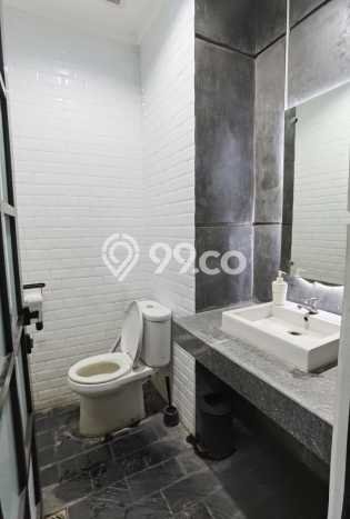 Ruko Dijual di Prime Area Jakarta Selatan Luas 240m2 Ruko Dijual di Prime Area Jakarta Selatan Luas 240m2