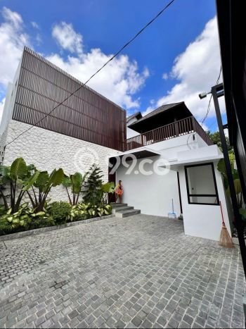 Vila Kawasan , Area 450m2m², Dekat Mudah Pusat Kota Vila Kawasan , Area 450m2m², Dekat Mudah Pusat Kota