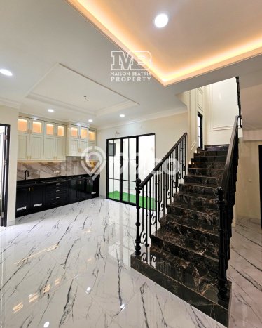Jual Rumah Luas Elegan Dengan View Cantik di BSD Nusaloka, Tangerang Jual Rumah Luas Elegan Dengan View Cantik di BSD Nusaloka, Tangerang