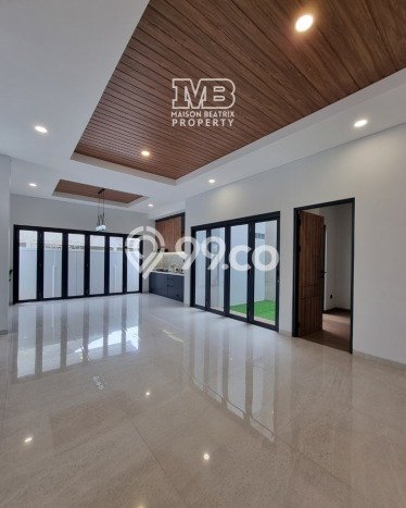 Rumah Mewah LB 170m2 Siap Pakai Desain Elegan di BSD Kencana Loka, Tangerang Rumah Mewah LB 170m2 Siap Pakai Desain Elegan di BSD Kencana Loka, Tangerang