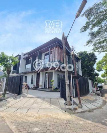 Dijual Rumah Luas Megah Dengan View Eksklusif di BSD, Tangerang Dijual Rumah Luas Megah Dengan View Eksklusif di BSD, Tangerang