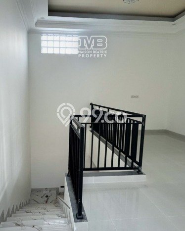 Jual Rumah Mewah Elegan Dengan View Eksklusif di BSD Griya Loka, Tangerang Jual Rumah Mewah Elegan Dengan View Eksklusif di BSD Griya Loka, Tangerang