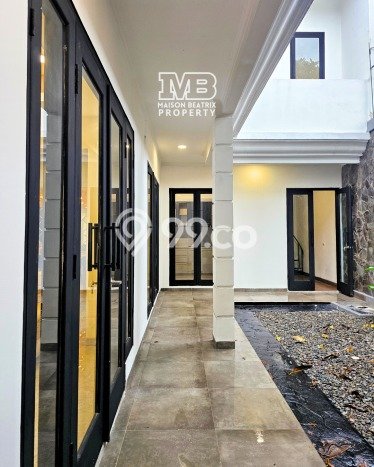 Ready to Use! Premium House LT 240m2 Desain Modern di BSD Ready to Use! Premium House LT 240m2 Desain Modern di BSD