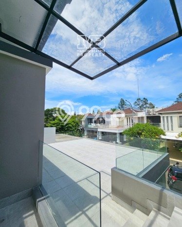 Jual Rumah Mewah Megah Dengan View Cantik di BSD, Tangerang Jual Rumah Mewah Megah Dengan View Cantik di BSD, Tangerang