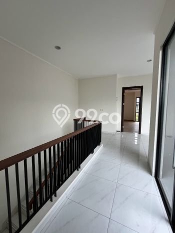 Rumah Luas Asri 4 KT Siap Pakai di Suvarna Sutera Tangerang Rumah Luas Asri 4 KT Siap Pakai di Suvarna Sutera Tangerang