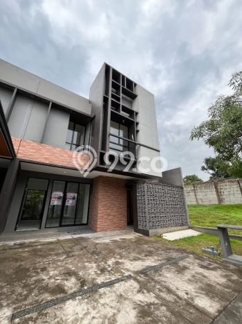 Rumah Luas Asri 4 KT Siap Pakai di Suvarna Sutera Tangerang Rumah Luas Asri 4 KT Siap Pakai di Suvarna Sutera Tangerang