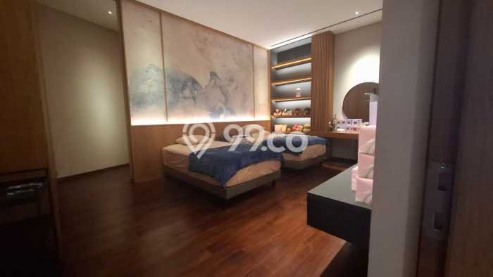 Rumah Elit LB 2000m2 Siap Huni Desain Elegan di Daan Mogot, Jakarta Barat Rumah Elit LB 2000m2 Siap Huni Desain Elegan di Daan Mogot, Jakarta Barat
