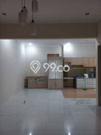 Dijual Rumah Luas Megah Dengan View Cantik di Taman Royal, Tangerang Dijual Rumah Luas Megah Dengan View Cantik di Taman Royal, Tangerang