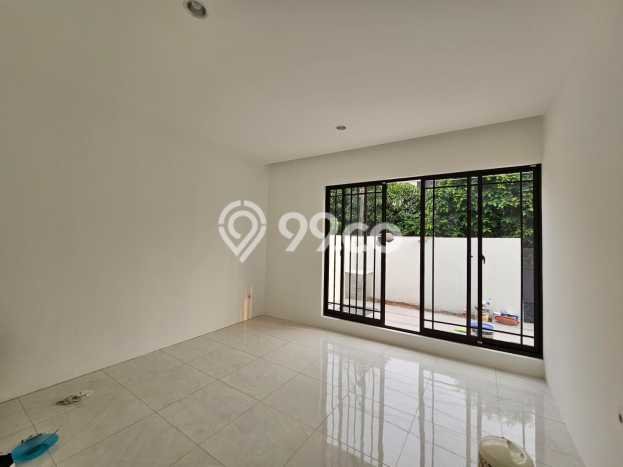 Lokasi strategis! Rumah siap pakai disewakan di Kembangan LB 250m2 Lokasi strategis! Rumah siap pakai disewakan di Kembangan LB 250m2
