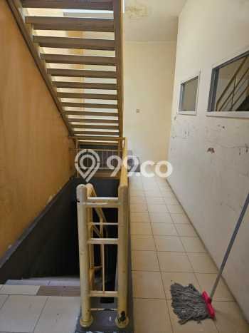 Ruko Dijual Lokasi Emas di Cipondoh Luas 131m2 Ruko Dijual Lokasi Emas di Cipondoh Luas 131m2