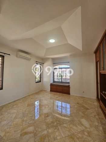 Disewakan Rumah Harga Terjangkau di Lippo Karawaci Tangerang dengan 5 KT Disewakan Rumah Harga Terjangkau di Lippo Karawaci Tangerang dengan 5 KT
