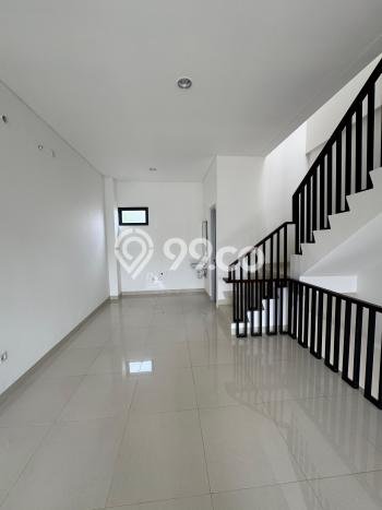 LOKASI BISNIS! Ruko Disewakan di BSD, Luas 312m², Area Utama LOKASI BISNIS! Ruko Disewakan di BSD, Luas 312m², Area Utama