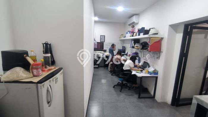 Unit Gudang Paling Strategis di Cipondoh Tangerang dengan LB 500m2 Unit Gudang Paling Strategis di Cipondoh Tangerang dengan LB 500m2
