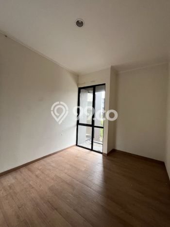 Rumah Luas Asri 4 KT Siap Pakai di Suvarna Sutera Tangerang Rumah Luas Asri 4 KT Siap Pakai di Suvarna Sutera Tangerang