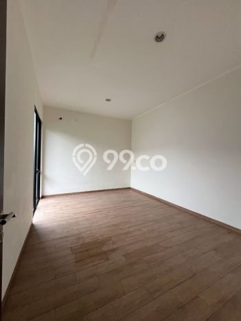 Rumah Luas Asri 4 KT Siap Pakai di Suvarna Sutera Tangerang Rumah Luas Asri 4 KT Siap Pakai di Suvarna Sutera Tangerang