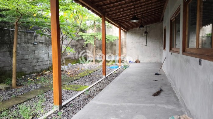 Unit Komersial Paling Strategis di Mlati Sleman dengan LB 70m2 Unit Komersial Paling Strategis di Mlati Sleman dengan LB 70m2