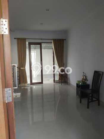 Rumah Modern Cantik 3 KT Siap Huni di Depok Rumah Modern Cantik 3 KT Siap Huni di Depok