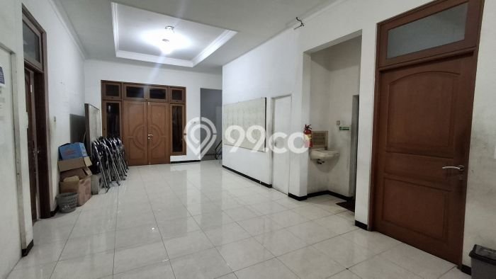 Ruko Komersial Disewakan di Mantrijeron Yogyakarta Luas 300m2 Ruko Komersial Disewakan di Mantrijeron Yogyakarta Luas 300m2