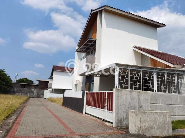 Jual Rumah Bagus Siap Huni LB 110m2 di Tegalrejo, Yogyakarta Jual Rumah Bagus Siap Huni LB 110m2 di Tegalrejo, Yogyakarta