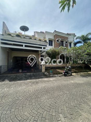 Rumah Mewah LB 359m2 Siap Huni Desain Elegan di Maguwoharjo, Yogyakarta Rumah Mewah LB 359m2 Siap Huni Desain Elegan di Maguwoharjo, Yogyakarta